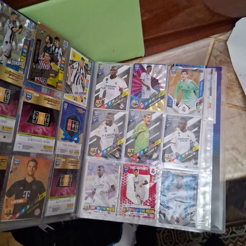 Album 2024 used with 129 cards