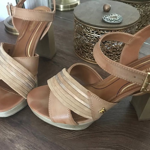 Wrangler suede sandals size 39 beige like new