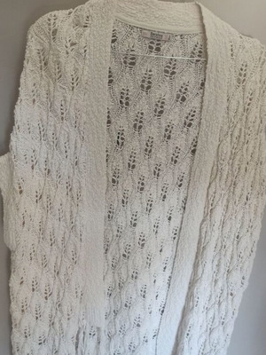 Bershka white sleeveless cardigan small like new