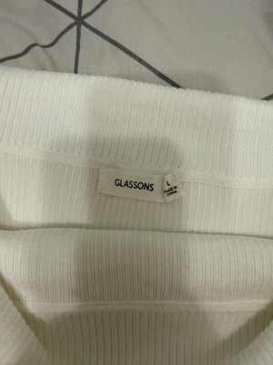 White off the shoulder top like new, size L