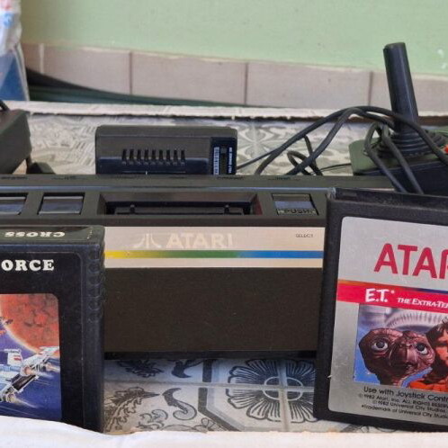 Atari 2600 Darth Vader console with 2 joysticks and 5 games