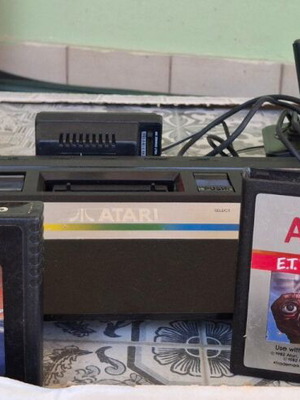 Atari 2600 Darth Vader console with 2 joysticks and 5 games