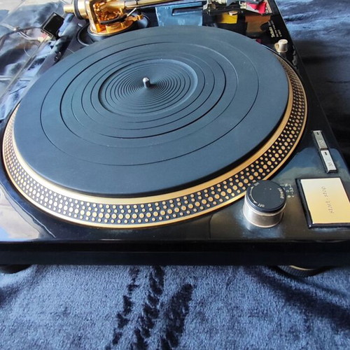 Technics SL-1200 LTD turntable used, 24K gold plated limited edition