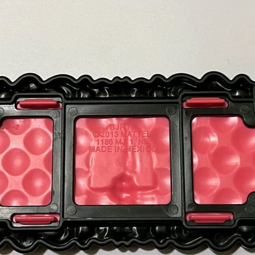 Monster High G1 accessory table like new