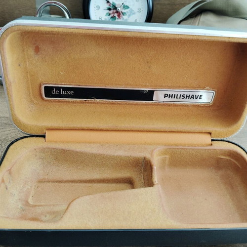 Philips vintage shave case used for shaver