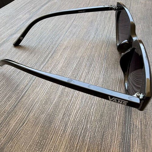 Vans sunglasses black like new