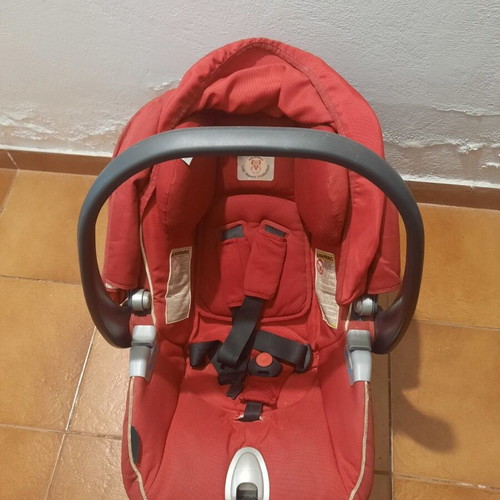Peg Perego Primo Viaggio Tri-Fix car seat with ISOFIX base 0+1, red