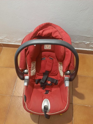 Peg Perego Primo Viaggio Tri-Fix car seat with ISOFIX base 0+1, red