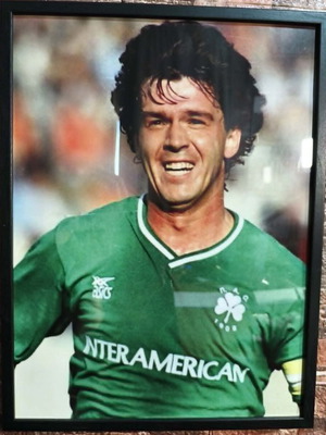Idol Frames 30x40 cm like new, football and basketball players