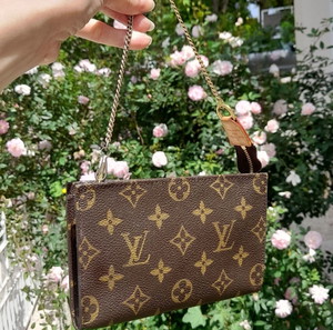 Για λίγο ακόμη Louis Vuitton monogram pouch authentic