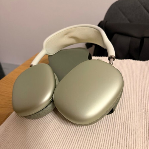 AirPods Max like new with active noise cancellation