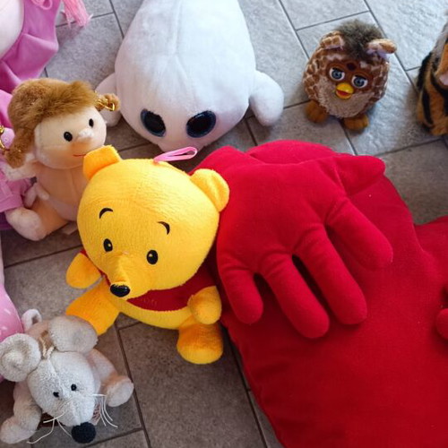 Lot of 7 assorted plush toys, bundle