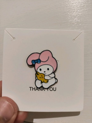 καρφίτσα my melody hello kitty