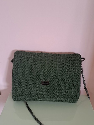Handmade knitted shoulder bag, green