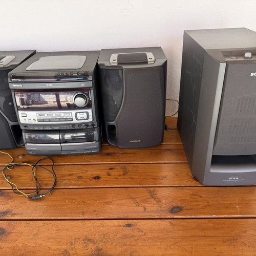 AIWA NSX-V900 stereo system with AIWA speakers and Sony subwoofer