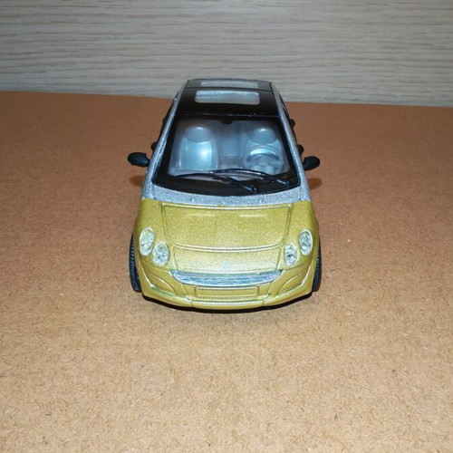 Smart Forfour miniature model 1:43 like new by New Ray