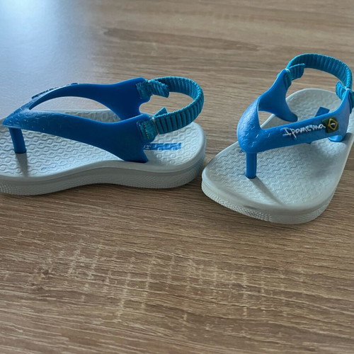 Ipanema baby sandals like new, size 19/20, blue