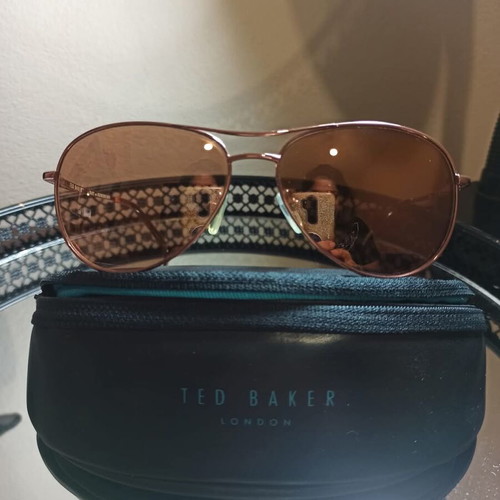 Ted Baker Aviator sunglasses like new, gold frame, mirror lens