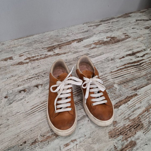 Toutounis leather sneaker Greek made like new, tan with gold