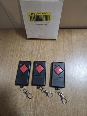 Dickert MAHS27-01 remote controls for gates and garage doors, pack of 3, new