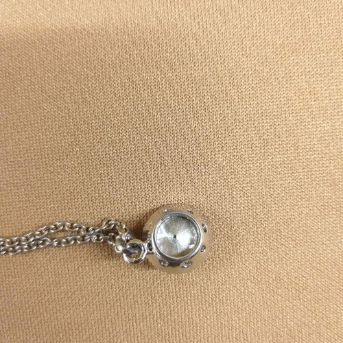 Pendant with fuchsia crystal and metal chain
