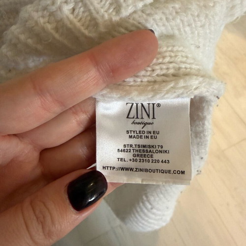 Zini knitted sweater white like new with side openings, size S