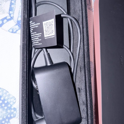 Dyson Airstrait with case like new