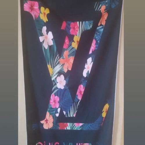 Beach towel like new, stylish, size 70x1.50