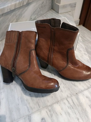 Tamaris women's brown ankle boots size 37 like new