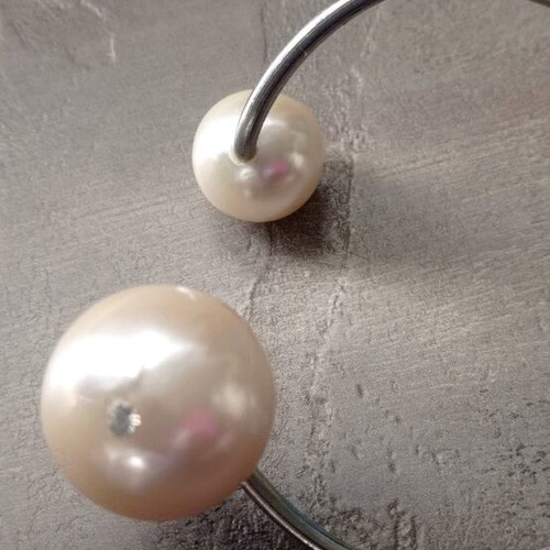 Bracelet with faux pearls like new, adjustable
