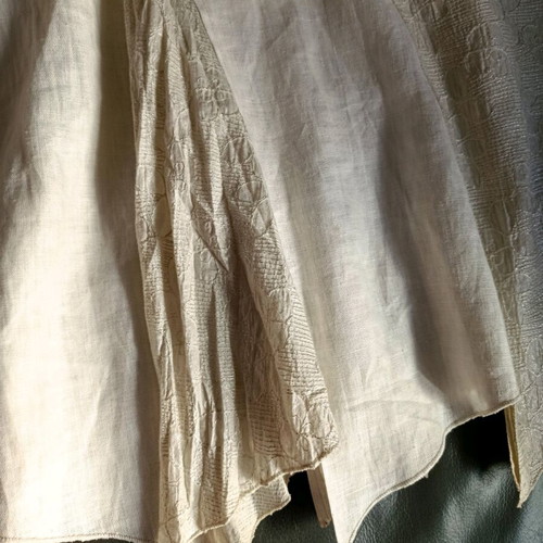 Skirt new size L with unique design and high-quality fabric