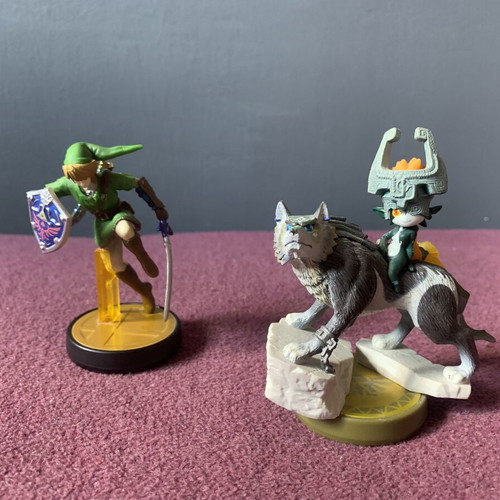 Amiibo Zelda figures