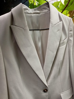 Brunello Cucinelli Monili Collar Wool Blazer like new, size 38, beige