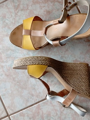 Πλατφόρμες Pagona μεταχειρισμένες, δερμάτινες, μέγεθος 39, καφέ-κίτρινες