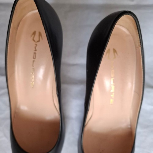 Mourtzi black leather pumps size 40 like new, 8.5cm heel