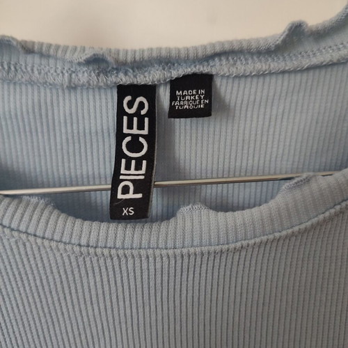 Pieces cropped blouse light blue, size XS