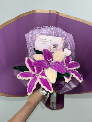 Purple bouquet no.3 new with 3 flowers in purple and beige shades