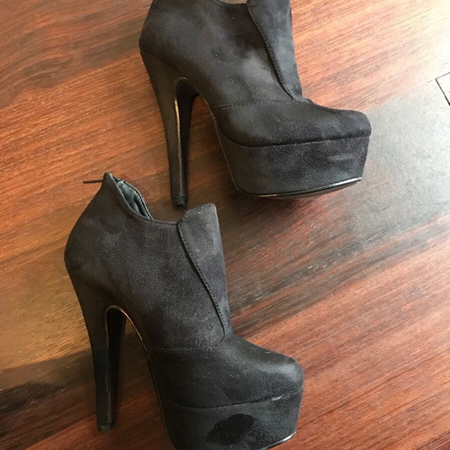 Black high-heeled booties like new, faux suede, size 36-36.5
