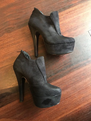 Black high-heeled booties like new, faux suede, size 36-36.5
