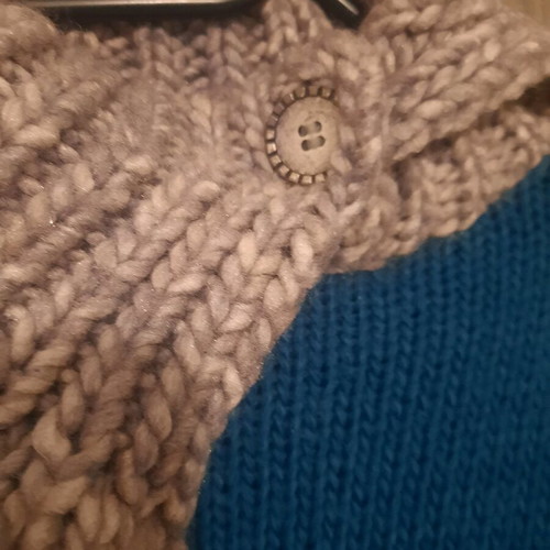 Lioutas sweater like new with unique petrol gray design