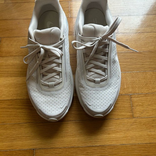 Air Zoom Upturn SC unisex running sports shoes beige like new