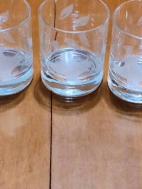 Whiskey Glasses set of 12, like new, three designs 5+1+1