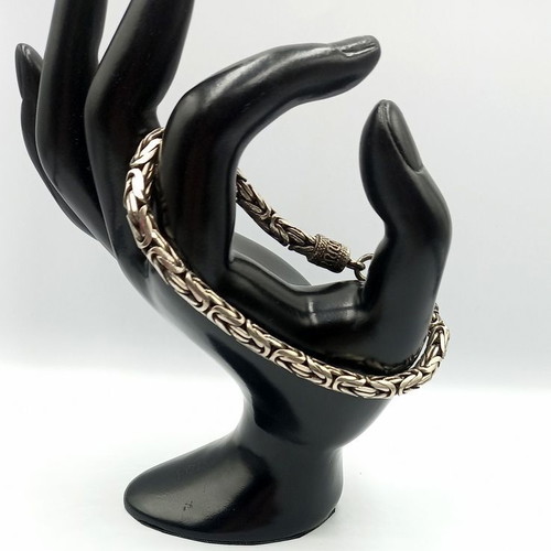 Silver 925 Hand Chain like new with intricate design