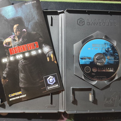 Resident Evil 3 Nintendo GameCube like new, CIB English version