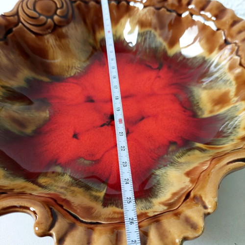 Ceramic set used with bowl and 2 ashtrays liquid lava style