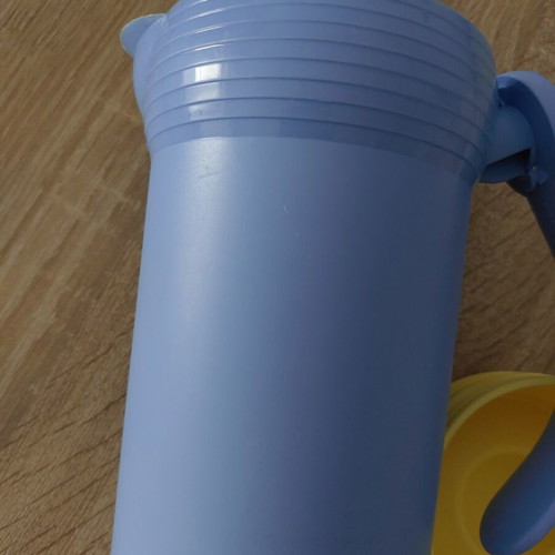 Tupperware jug 1.1lit used with removable handle and screw cap