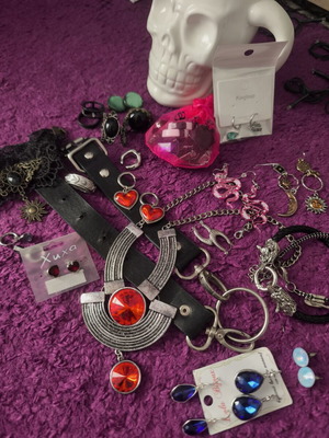 Jewellery jar like new with box