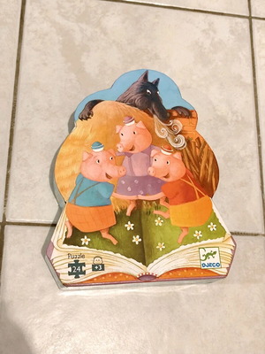 Djeco children's puzzle The Three Little Pigs used