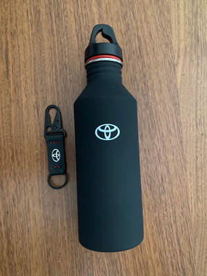Μπουκάλι θερμός και δερμάτινο μπρελοκ Toyota καινούργια