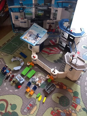 Playmobil prison used with large box